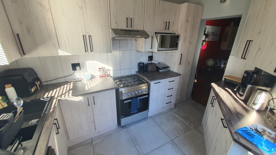 3 Bedroom Property for Sale in Mossel Bay Central Western Cape